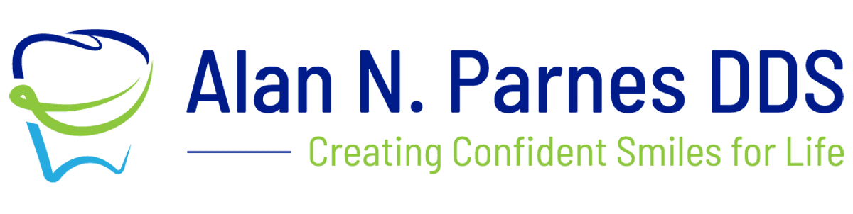 Logo 748 png